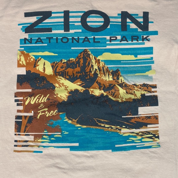 DISTRICT Zion National Park Graphic Tee - NWOT - Picture 2 of 5